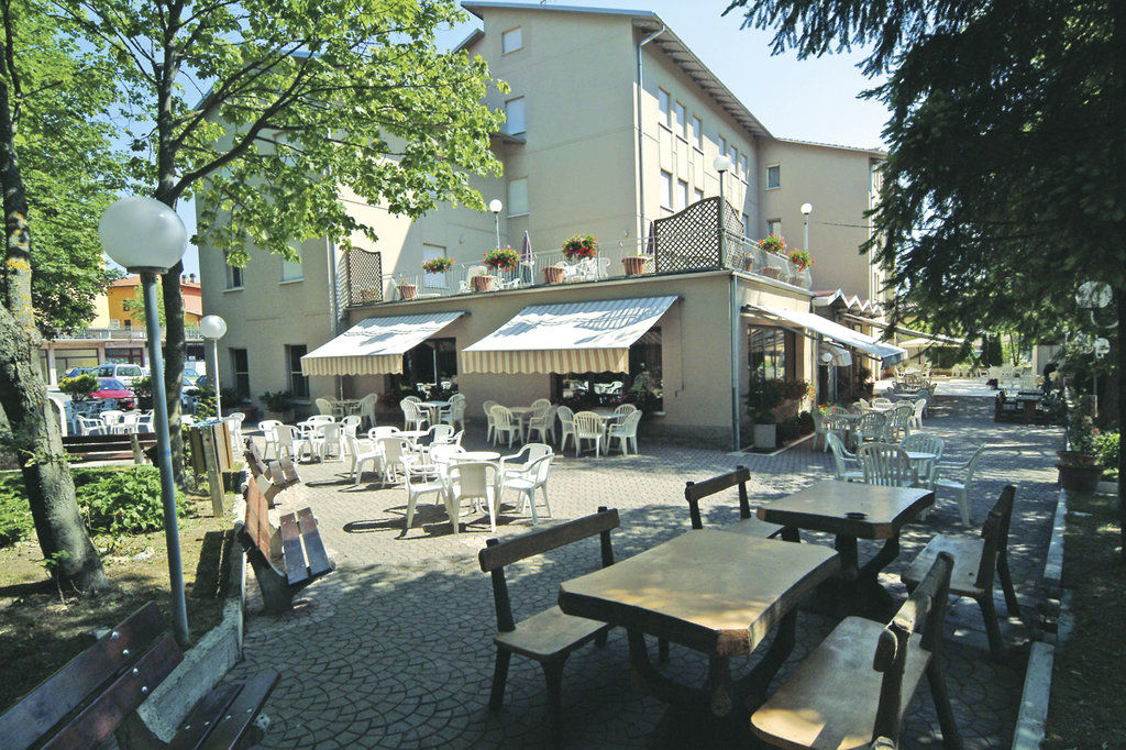 Hotel Falco D'Oro Tole Restaurante foto